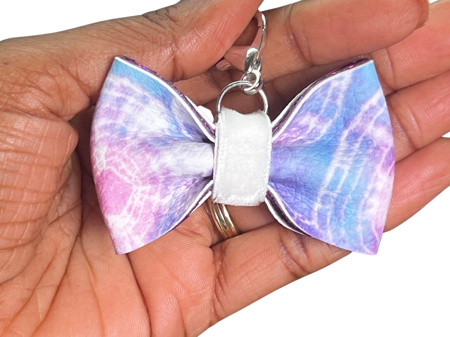 Dynamic Bow Charm