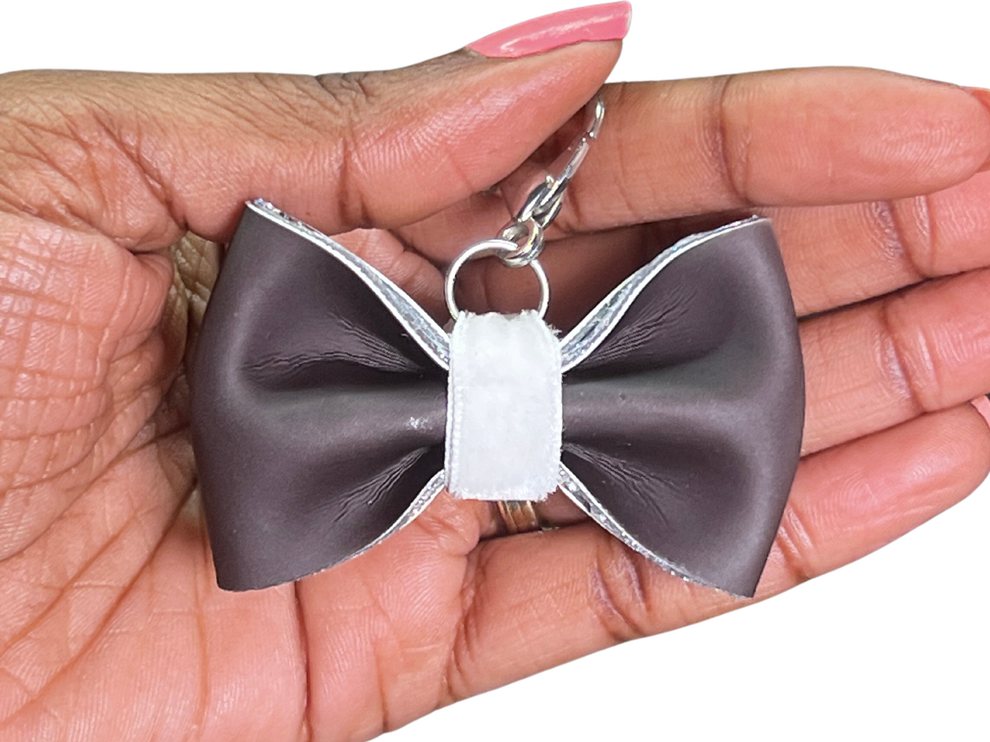 Generous Bow Charm (Color Changing)