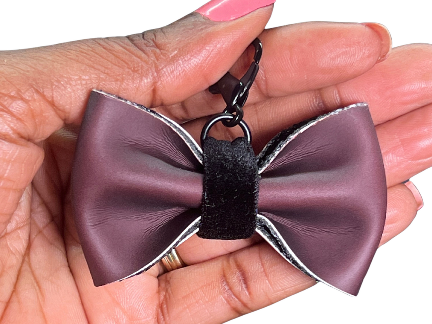 Sincere Bow Charm (Color Changing)