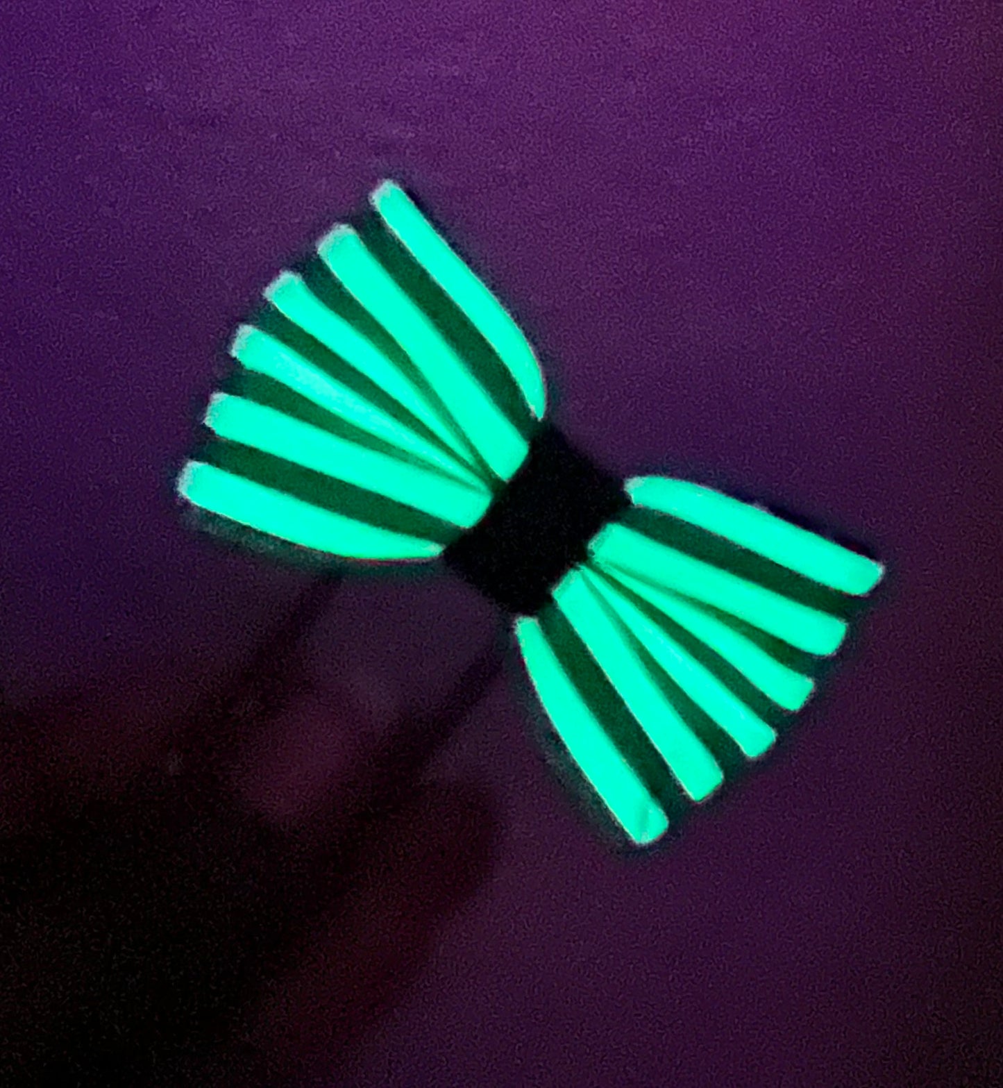 Dedicated Bow Clip (Glow In The Dark)